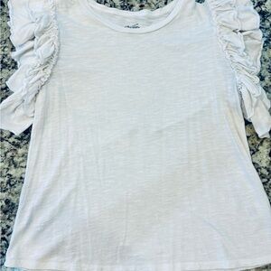 Trendy crisp white top.